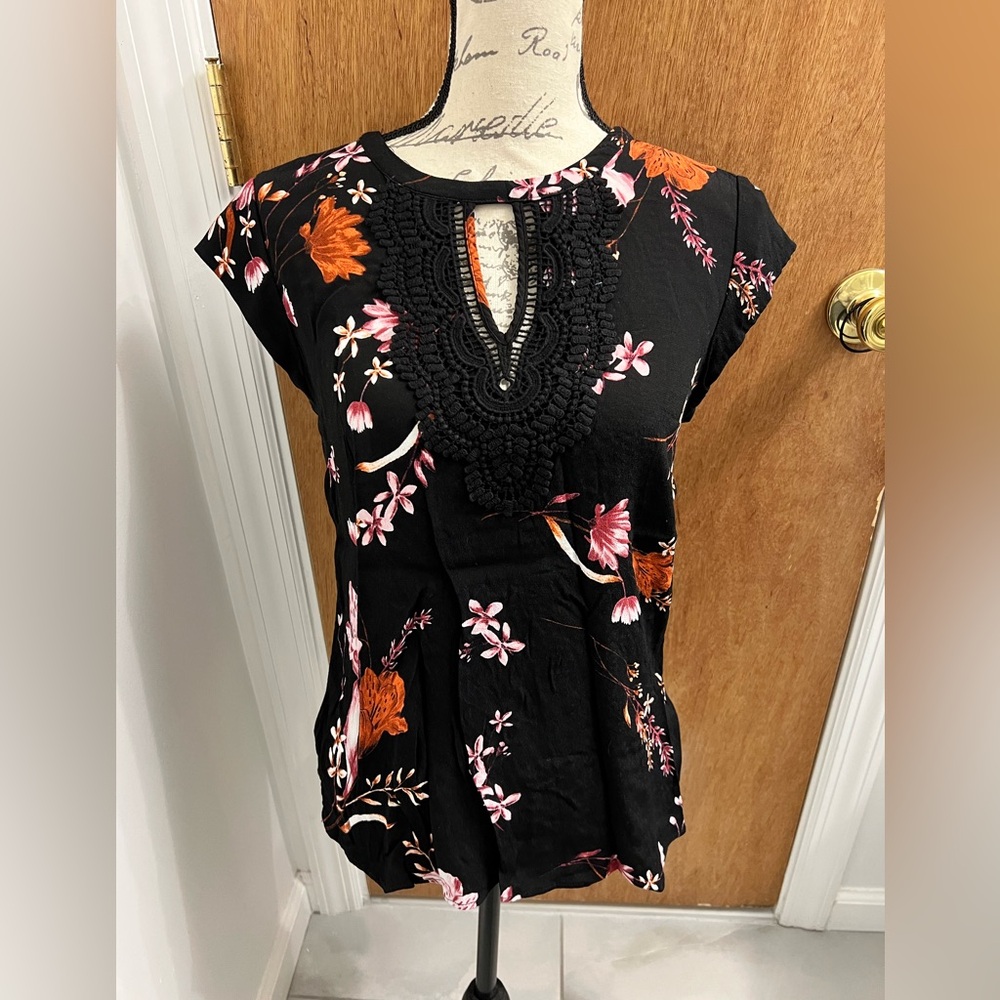 DANIEL RAINN Quin Cap Sleeve Mixed Material Top
